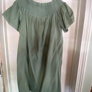 Above the Knee Vineyard Vines Dress (L)